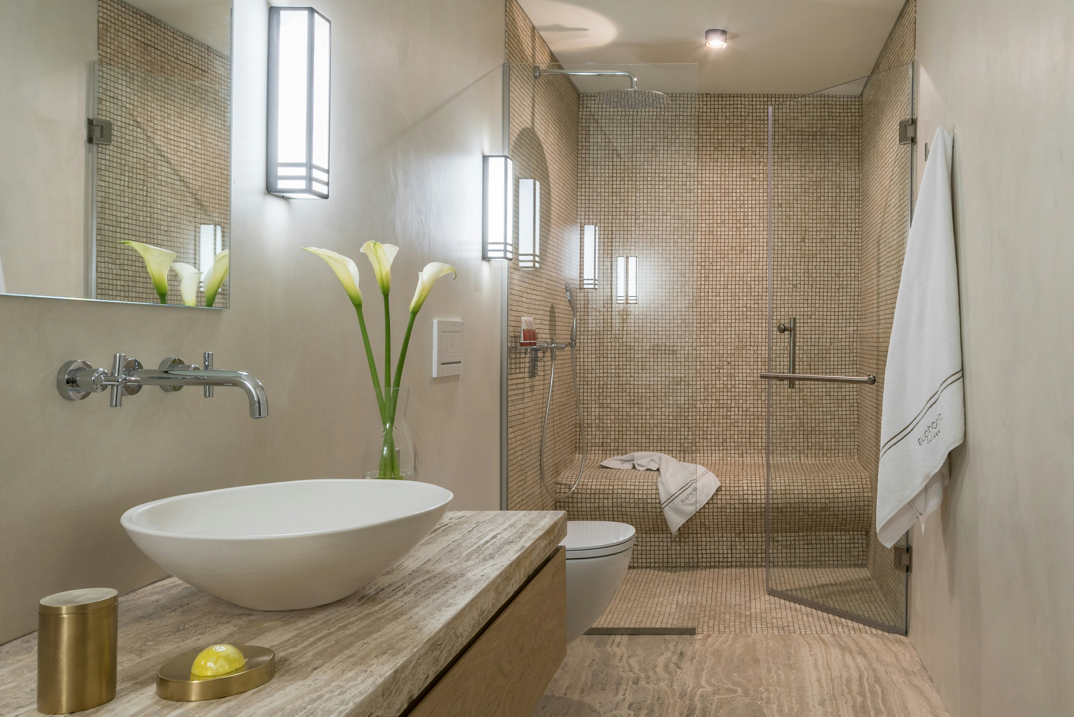 Executive Deluxe Bathroom With Shower