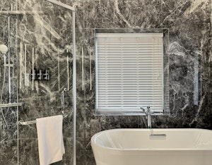 Lacewing Bathroom