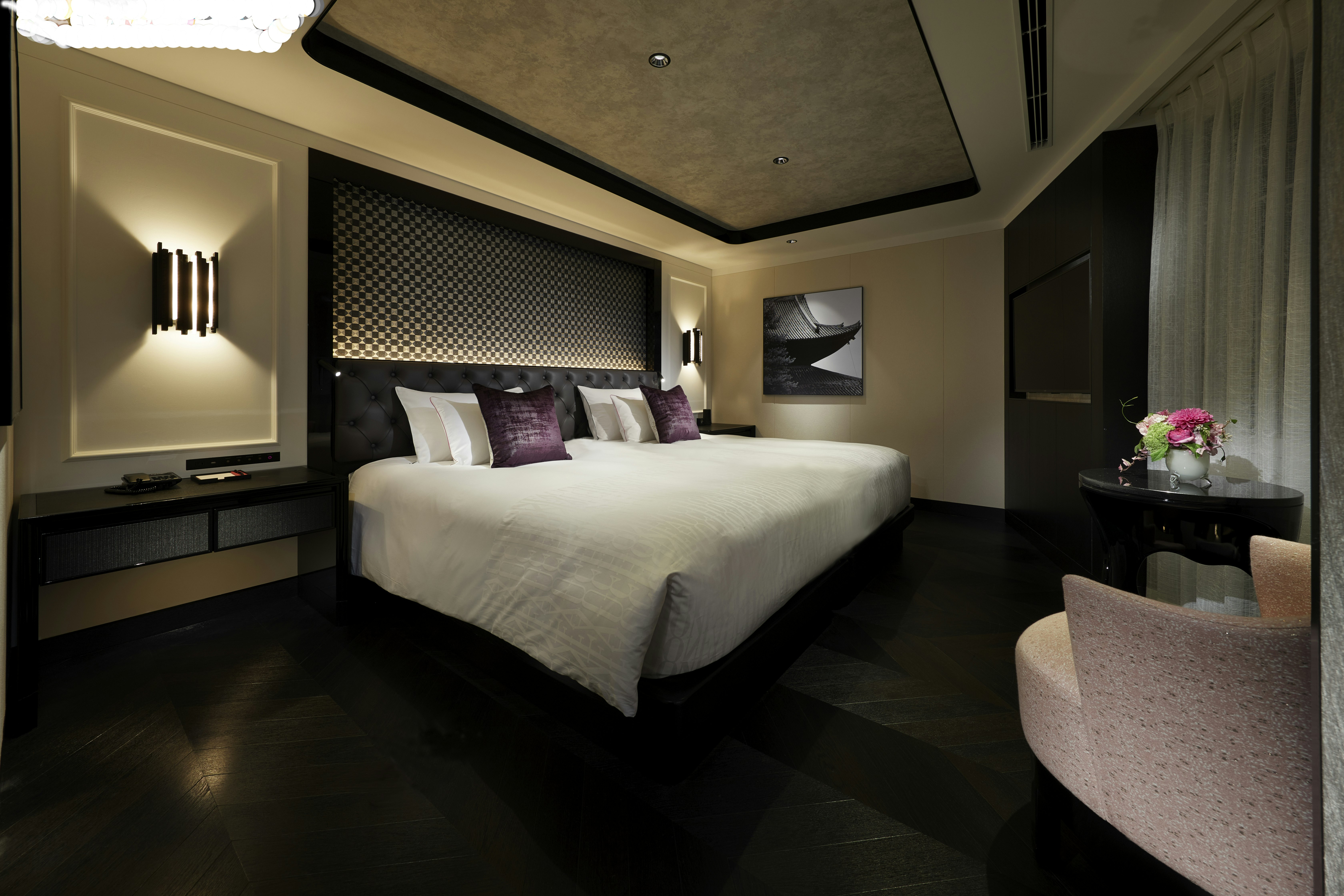 Fauchon Suite King Heritage View - Bedroom Night