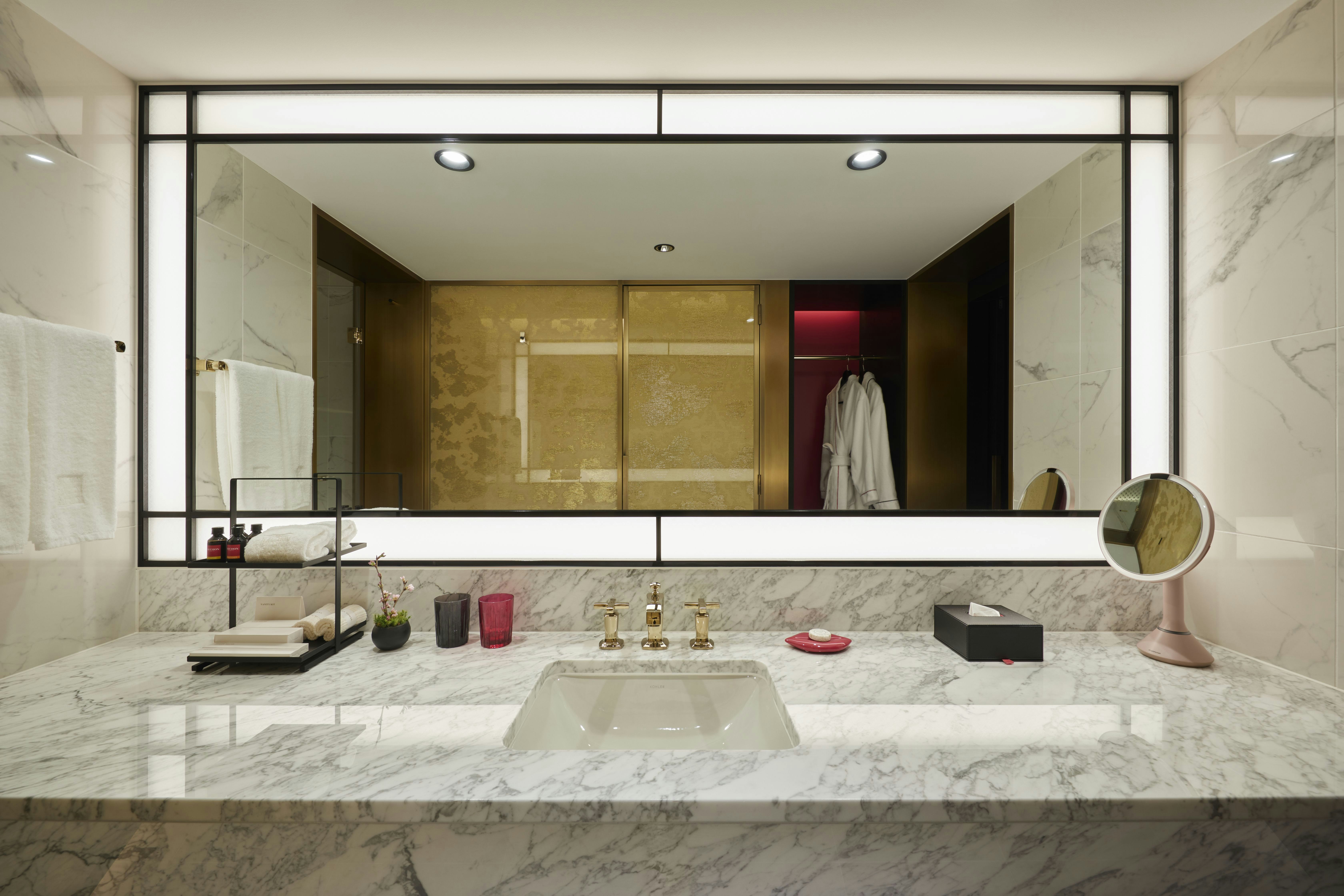 Deluxe Twin Heritage View - Bathroom