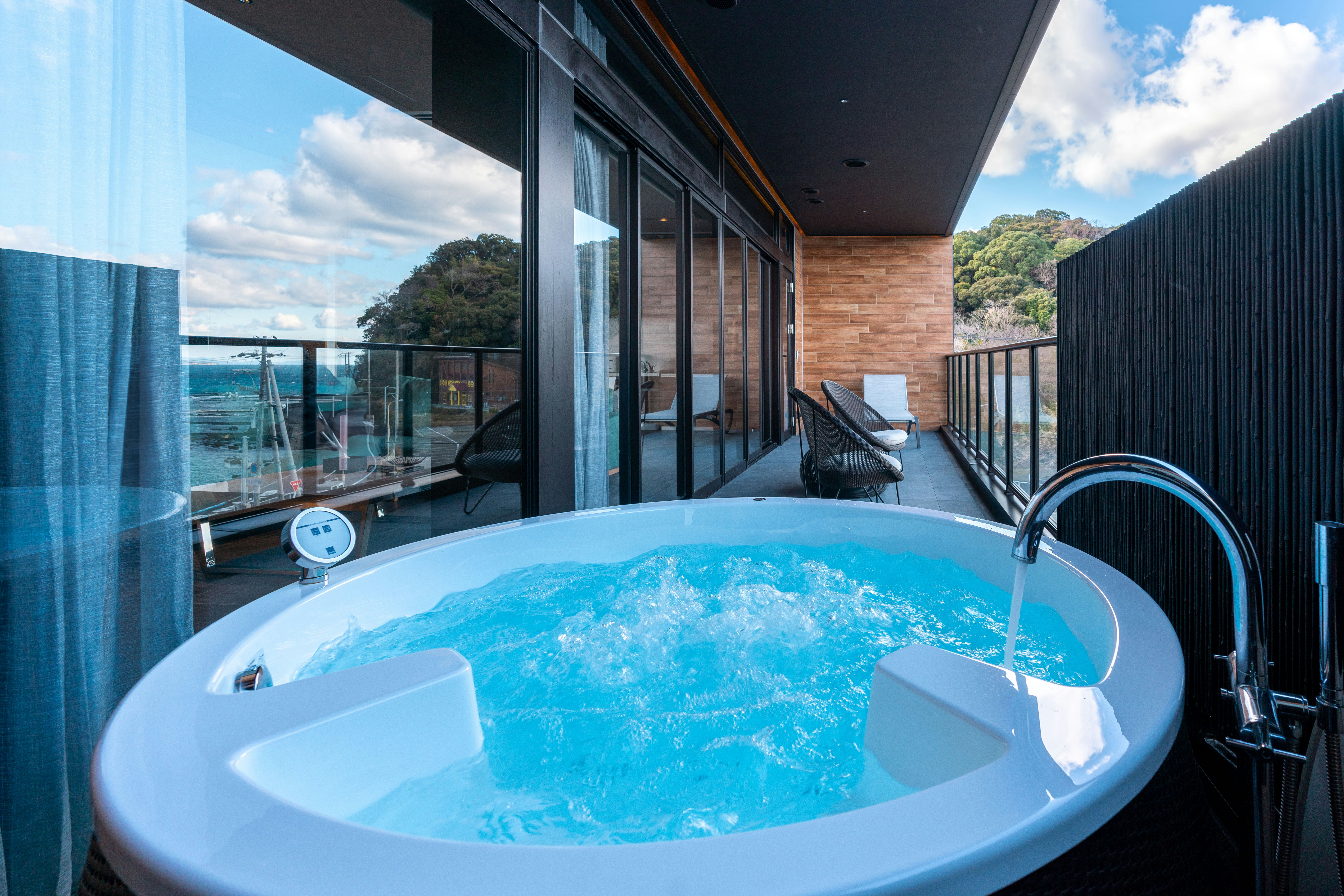 Great Bear 2nd Floor - Jacuzzi