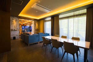 Giraffe 2nd Floor - Living Area
