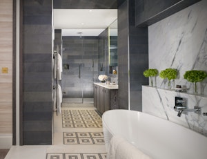 Studio Suite - Bathroom