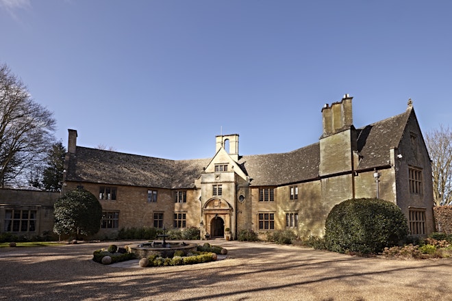 Foxhill Manor Exterior