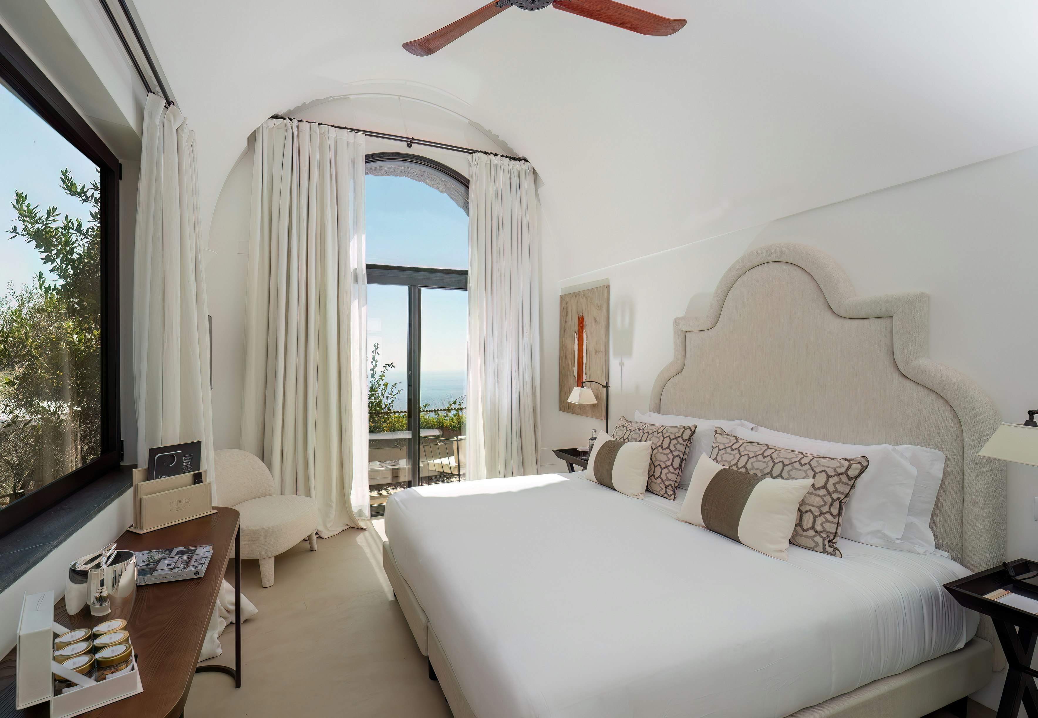 Deluxe Terrace - Bedroom