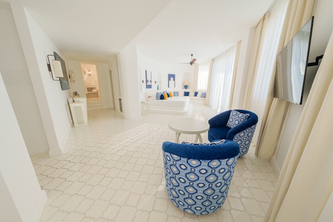 Furore Corner Suite - Living Area