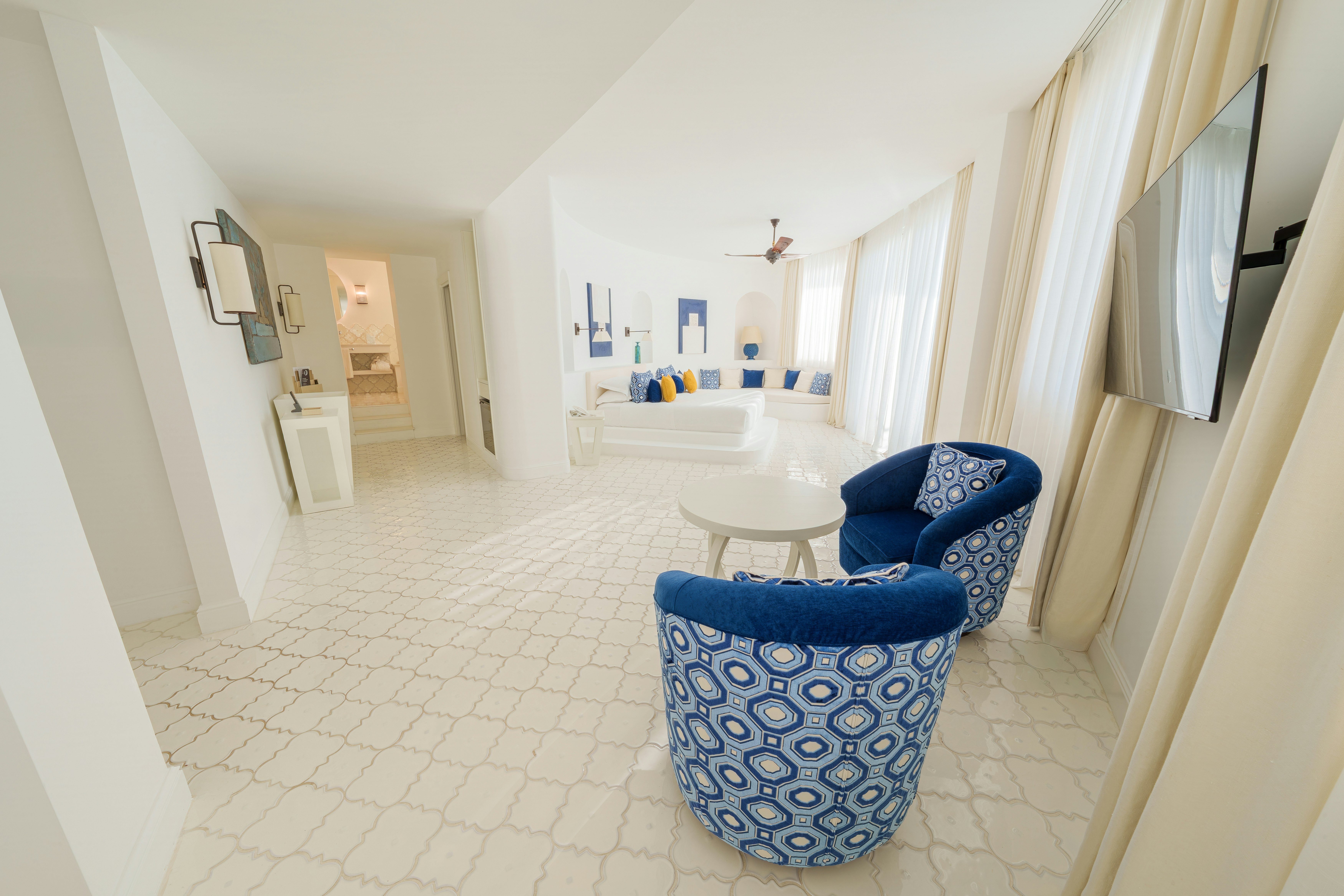 Furore Corner Suite - Living Area