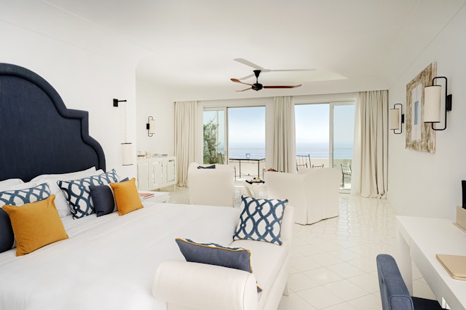 Luxury Suite Jacuzzi - Bedroom
