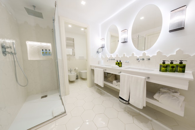Luxury Deluxe Terrace - Bathroom