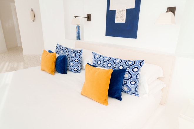 Furore Corner Suite - Bedroom