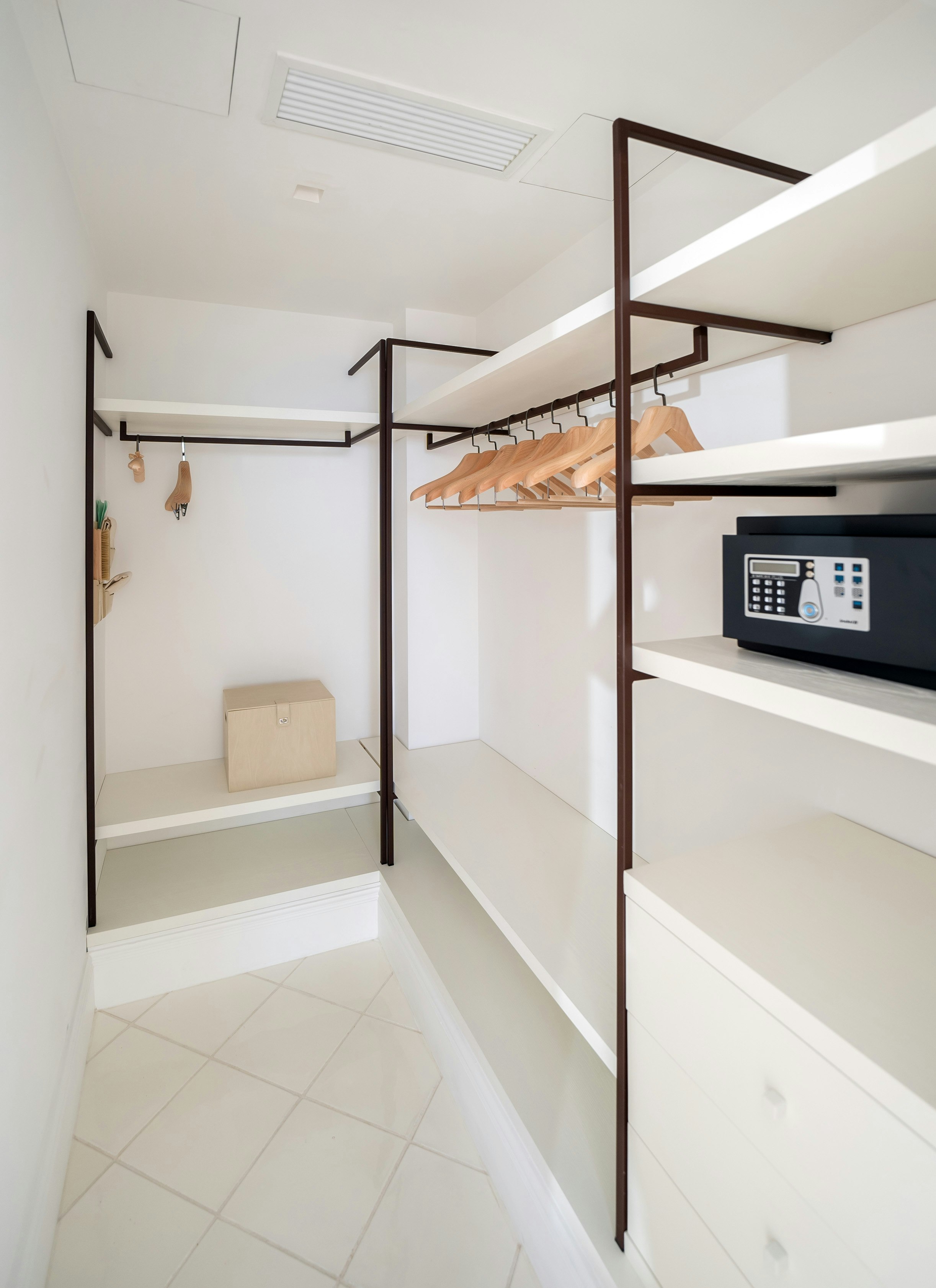 Luxury Suite - Wardrobe