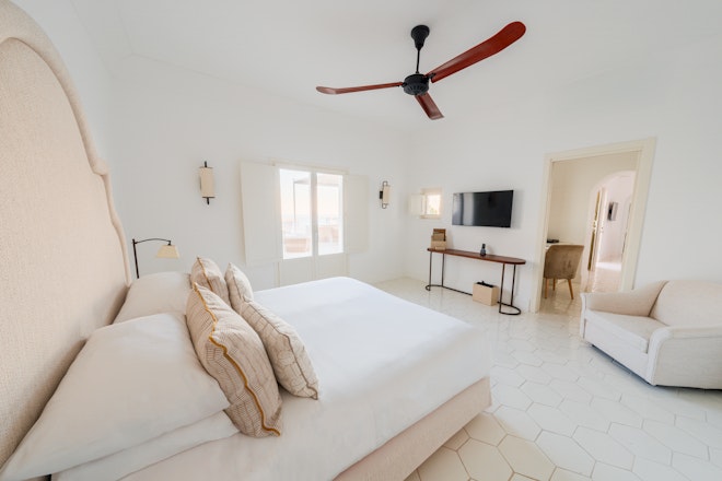 Luxury Suite Jacuzzi - Bedroom