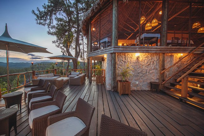 Main Lodge - Lounge Deck