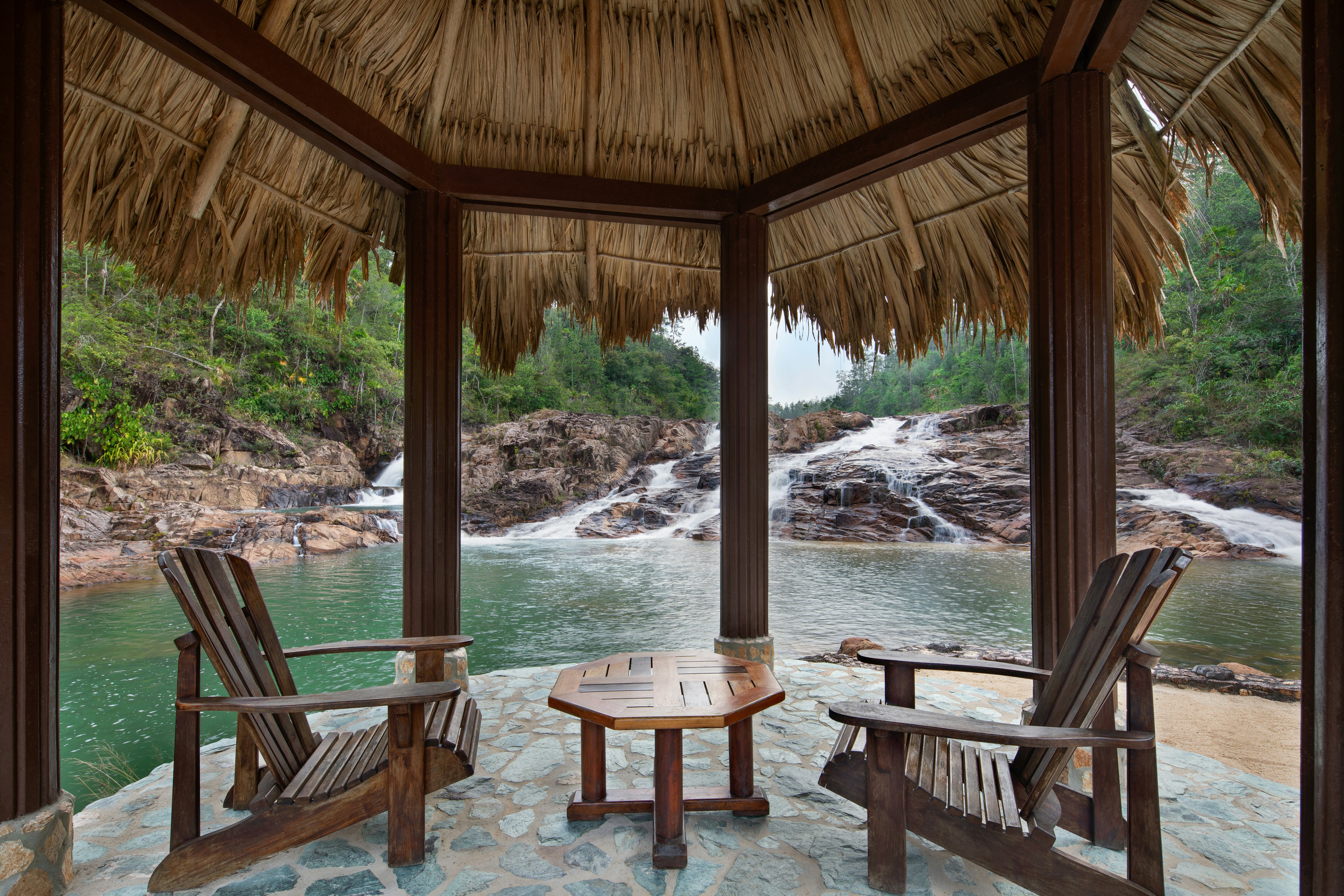 Gaïa Waterfall Gazebo
