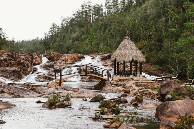 Gaïa Waterfall Islet