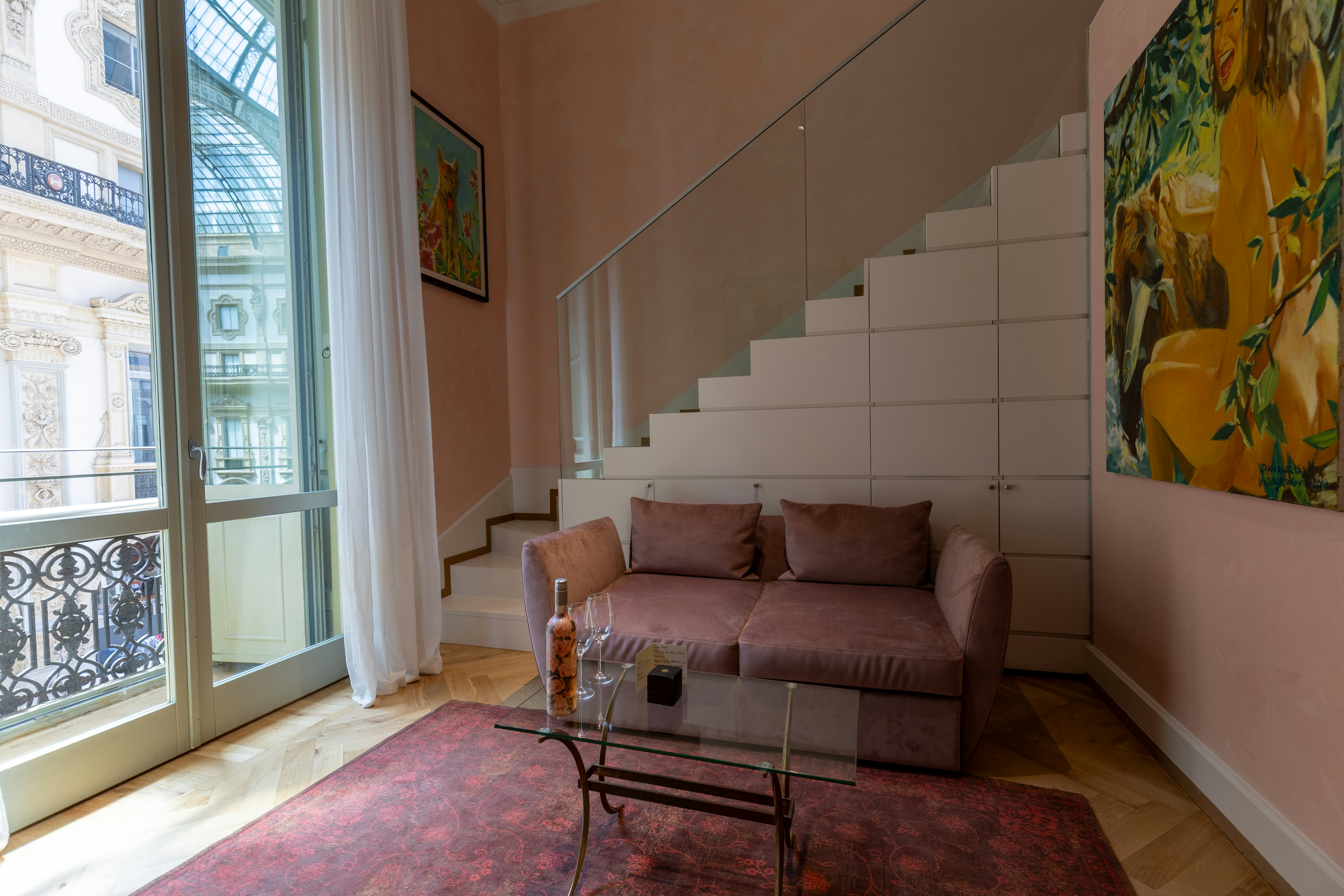 Palace Gallery - Living Area