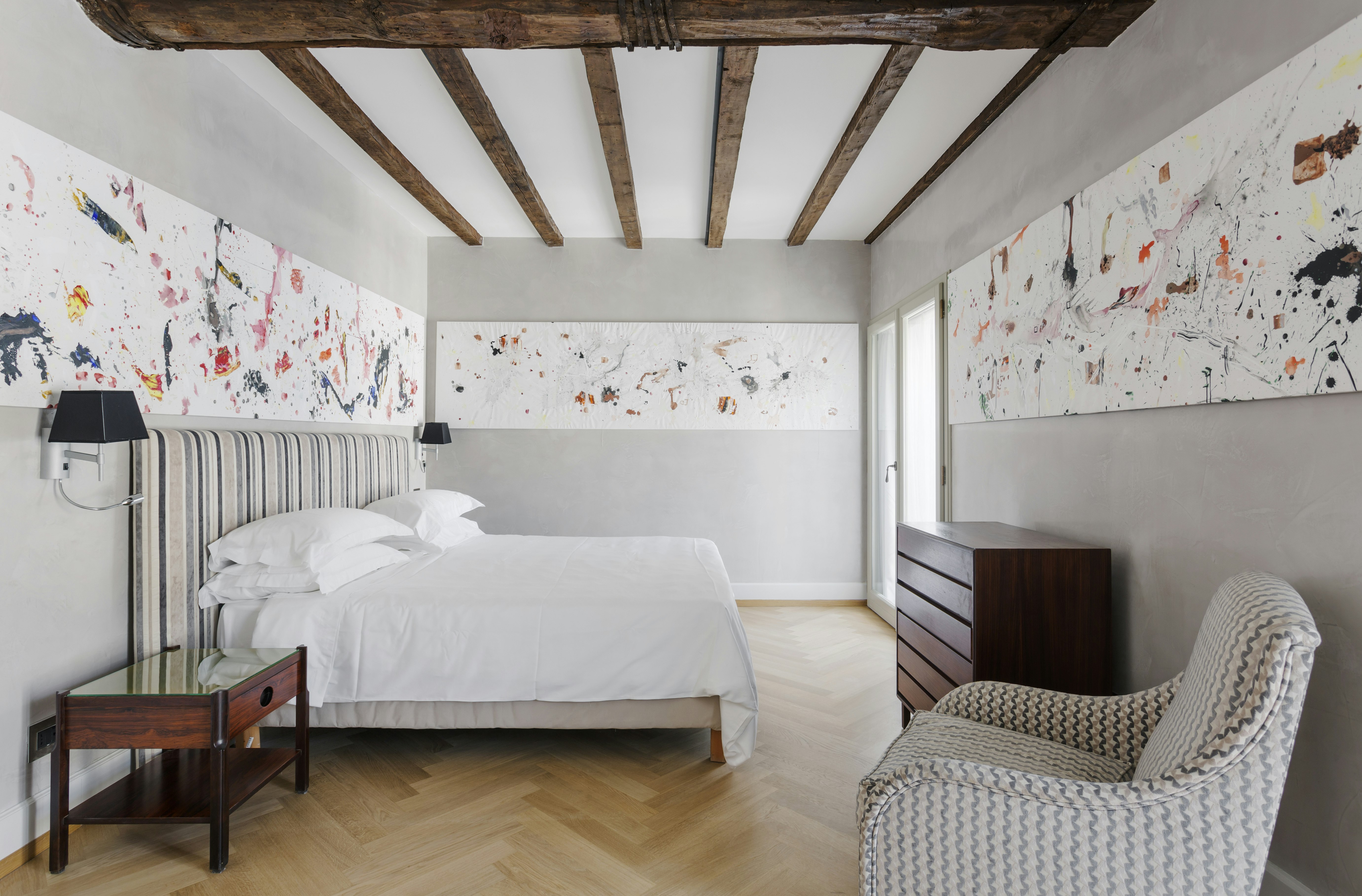 Deluxe Room - Bedroom