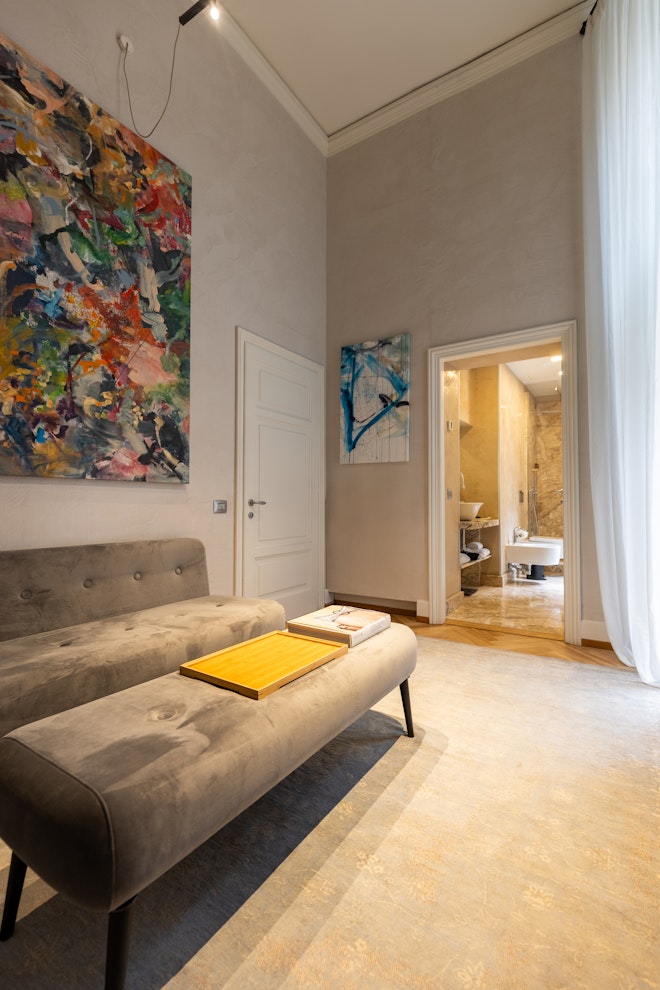 Courtyard Suite - Living Area