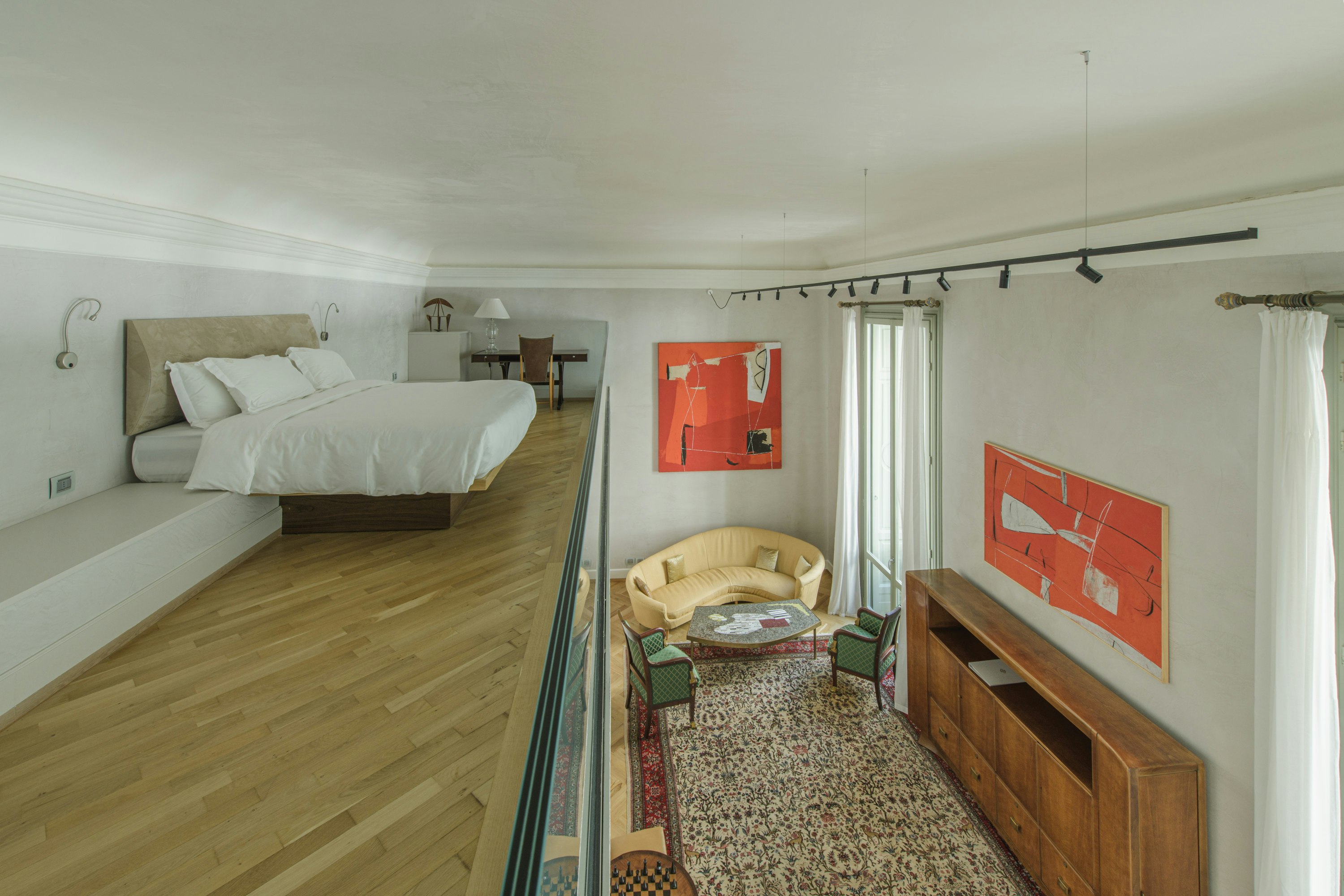 Grand Palace Gallery