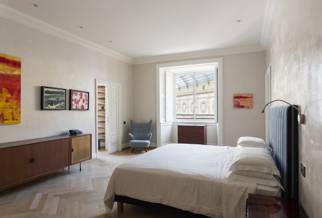 Grand Gallery Room - Bedroom