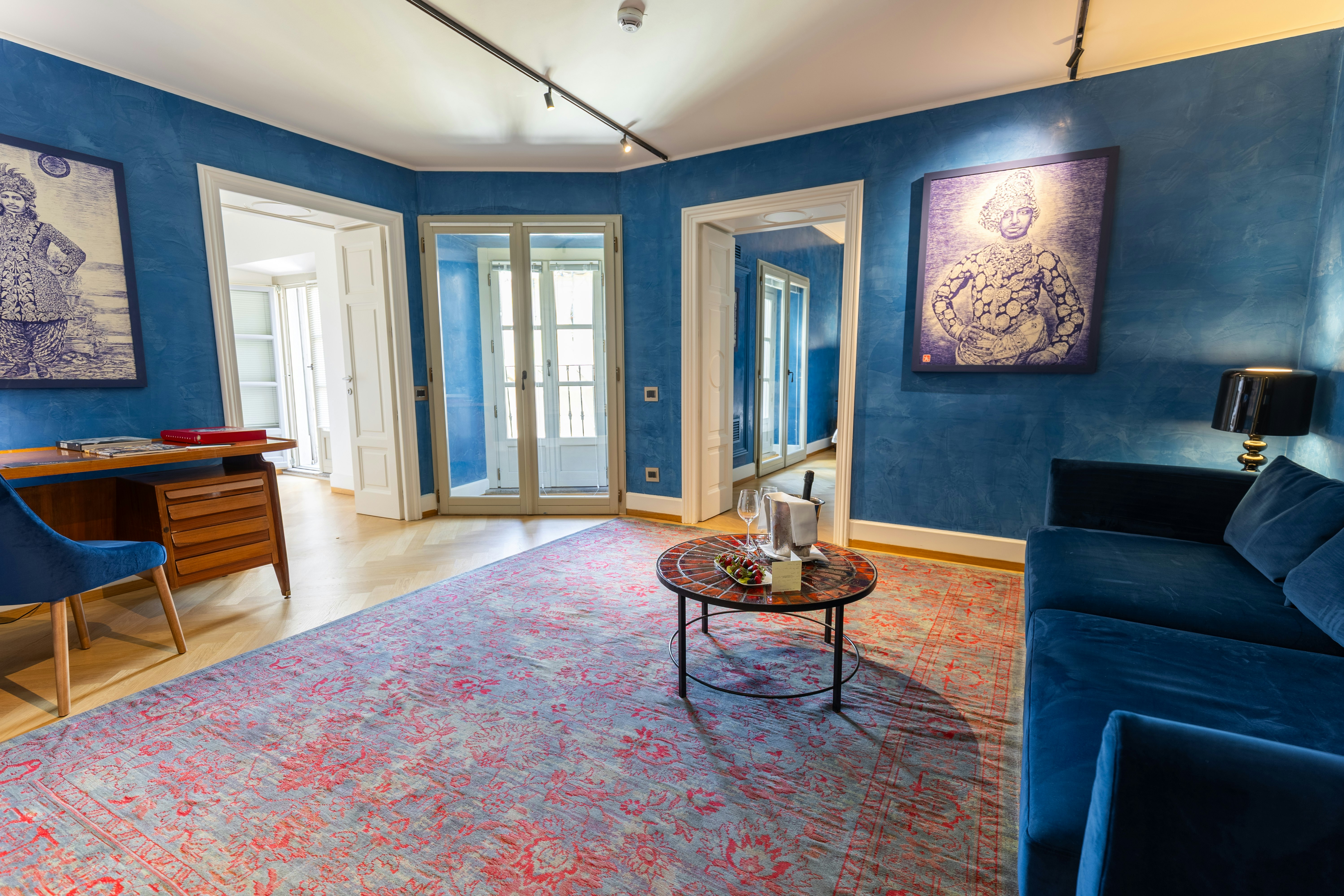 Courtyard Suite - Living Area