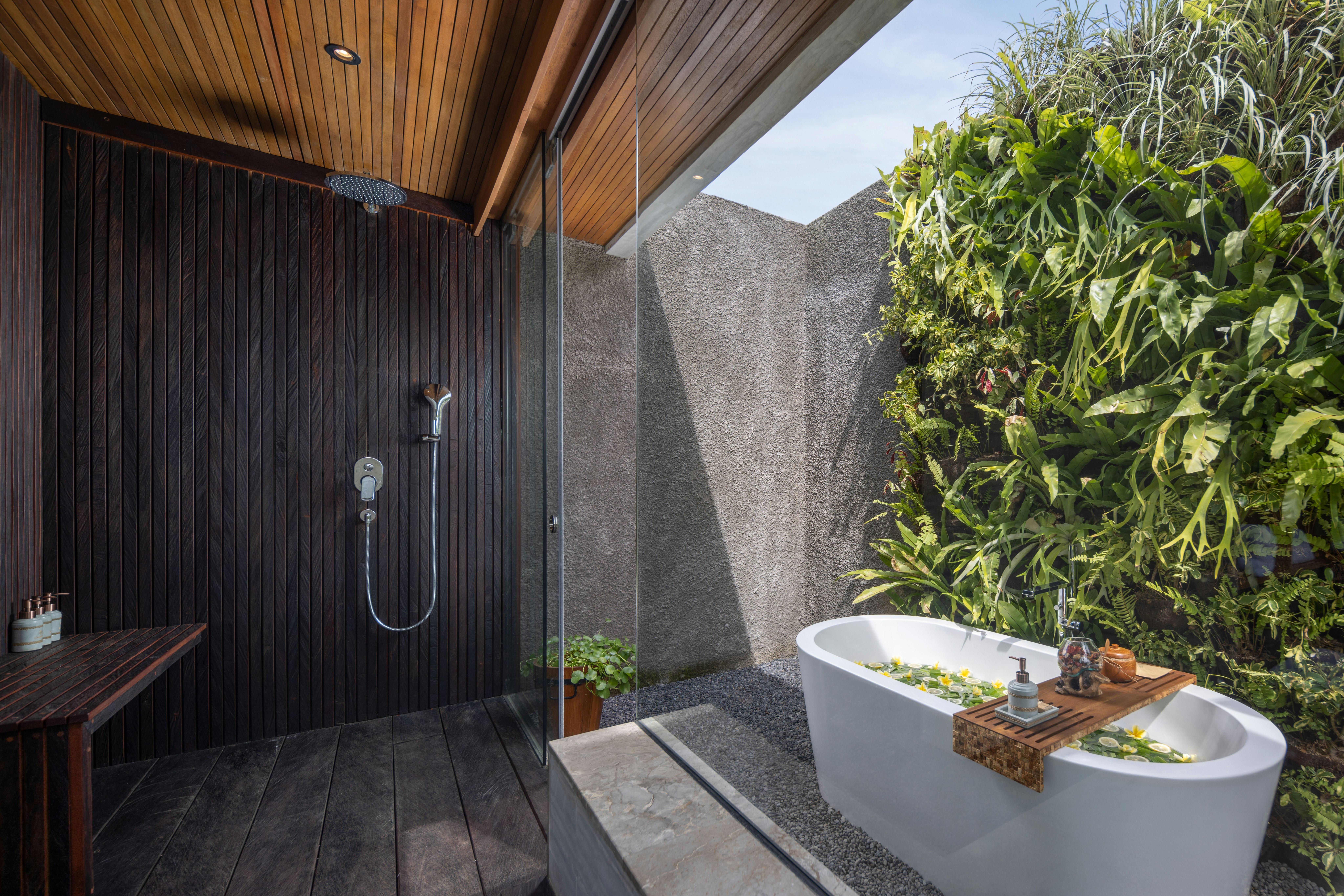 Prestige Pool Villa Bathtub