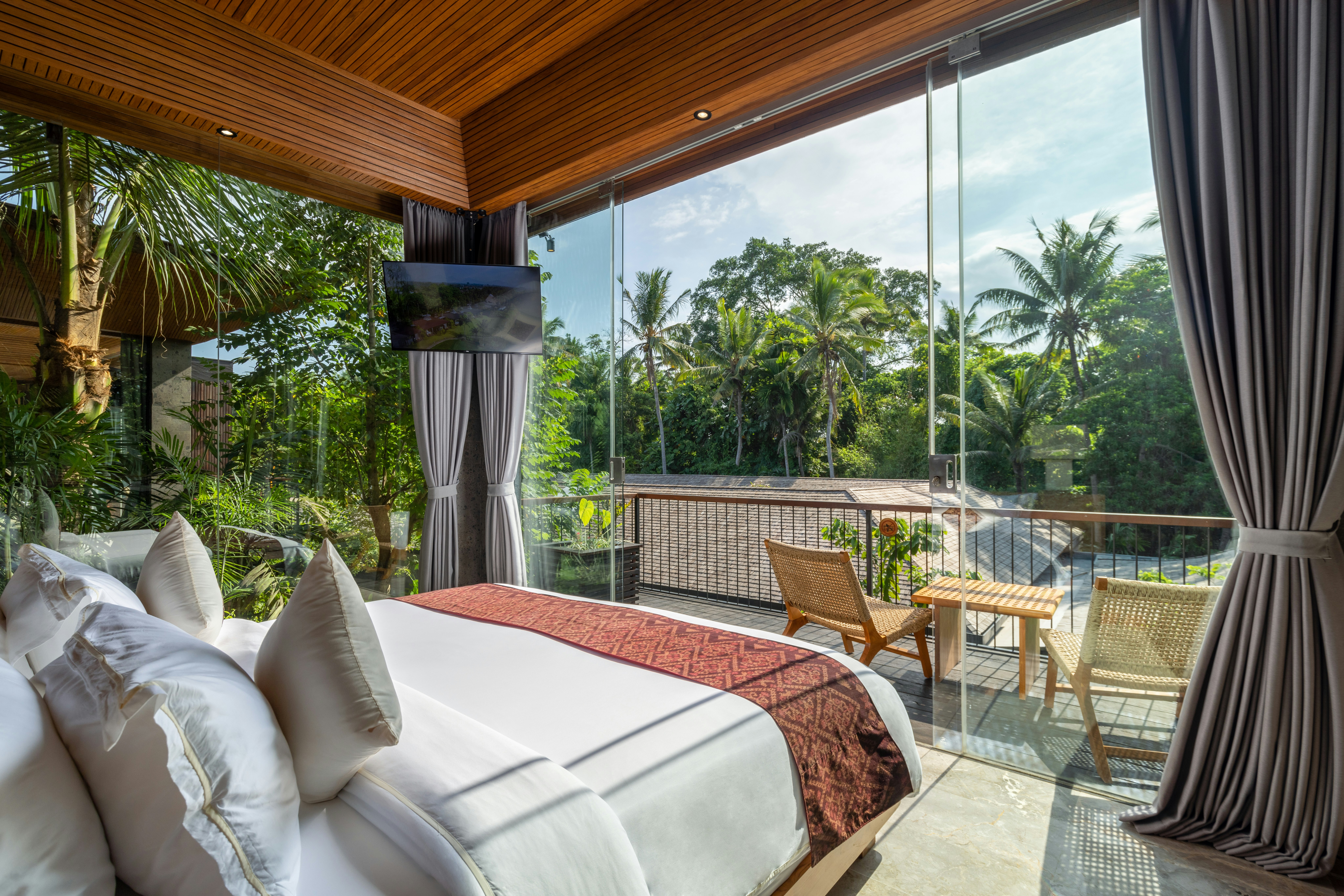 Deluxe Balcony Garden View - Bedroom