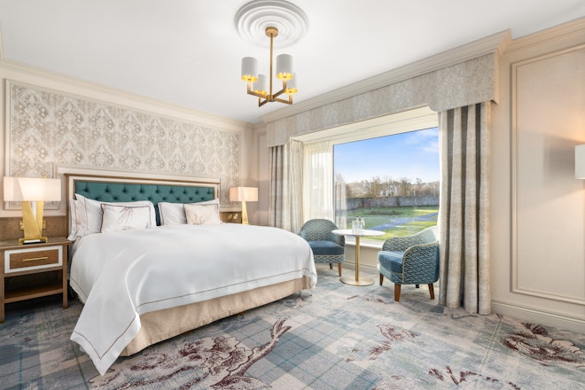 Superior King Room - Bedroom