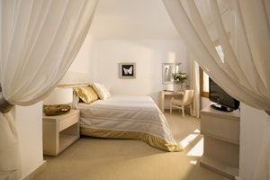 Junior Suite Bedroom - King-Size Bed