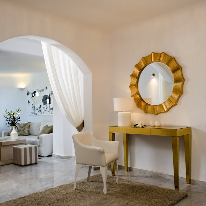 Deluxe Suite - Living Room