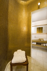 Grand Suite Bathroom