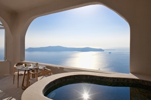 Superior Suite Private Veranda - Jacuzzi & Dining Area