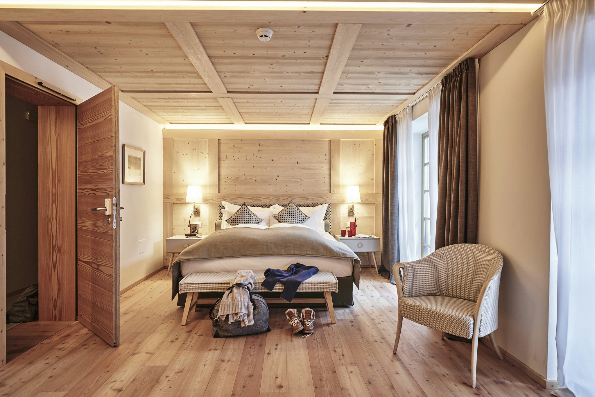 Deluxe Room - Bedroom