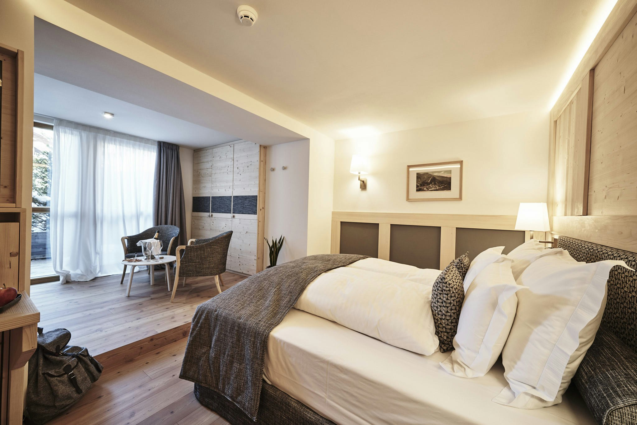 Grand Deluxe Room - Bedroom