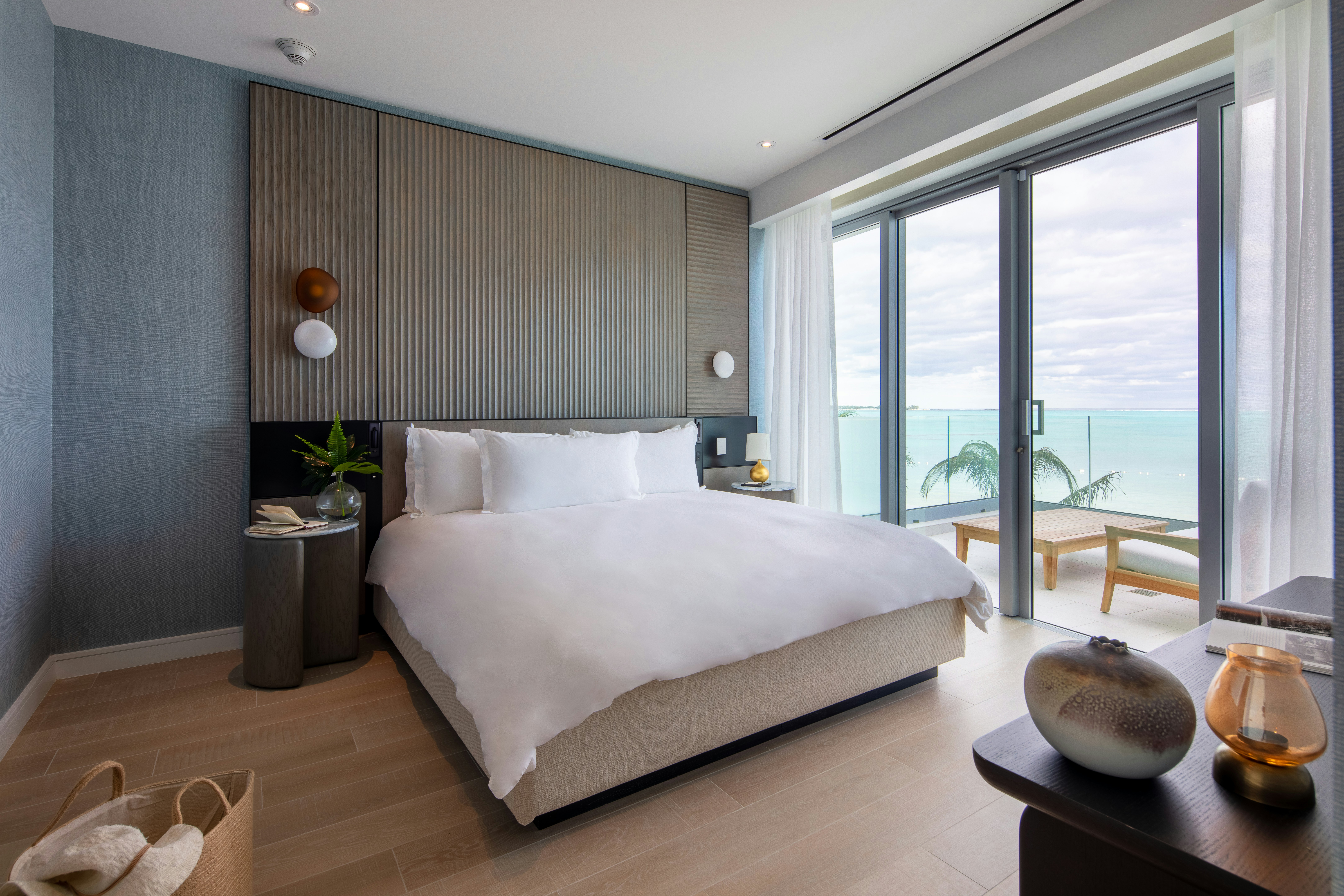 2 BD Oceanfront Primary Bedroom
