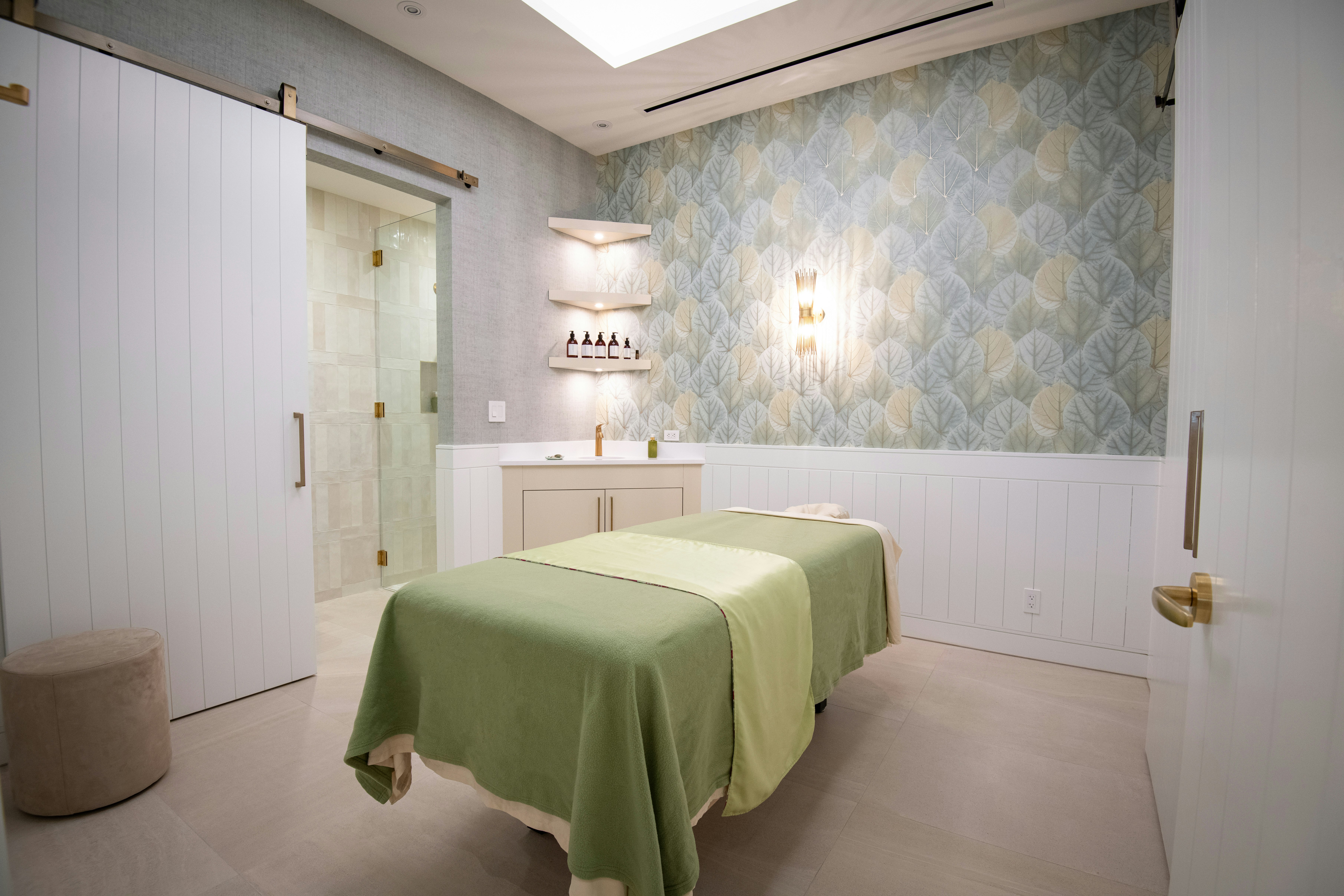 Rhizophora treatment room