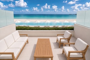 Pool Front Studio - Terrace