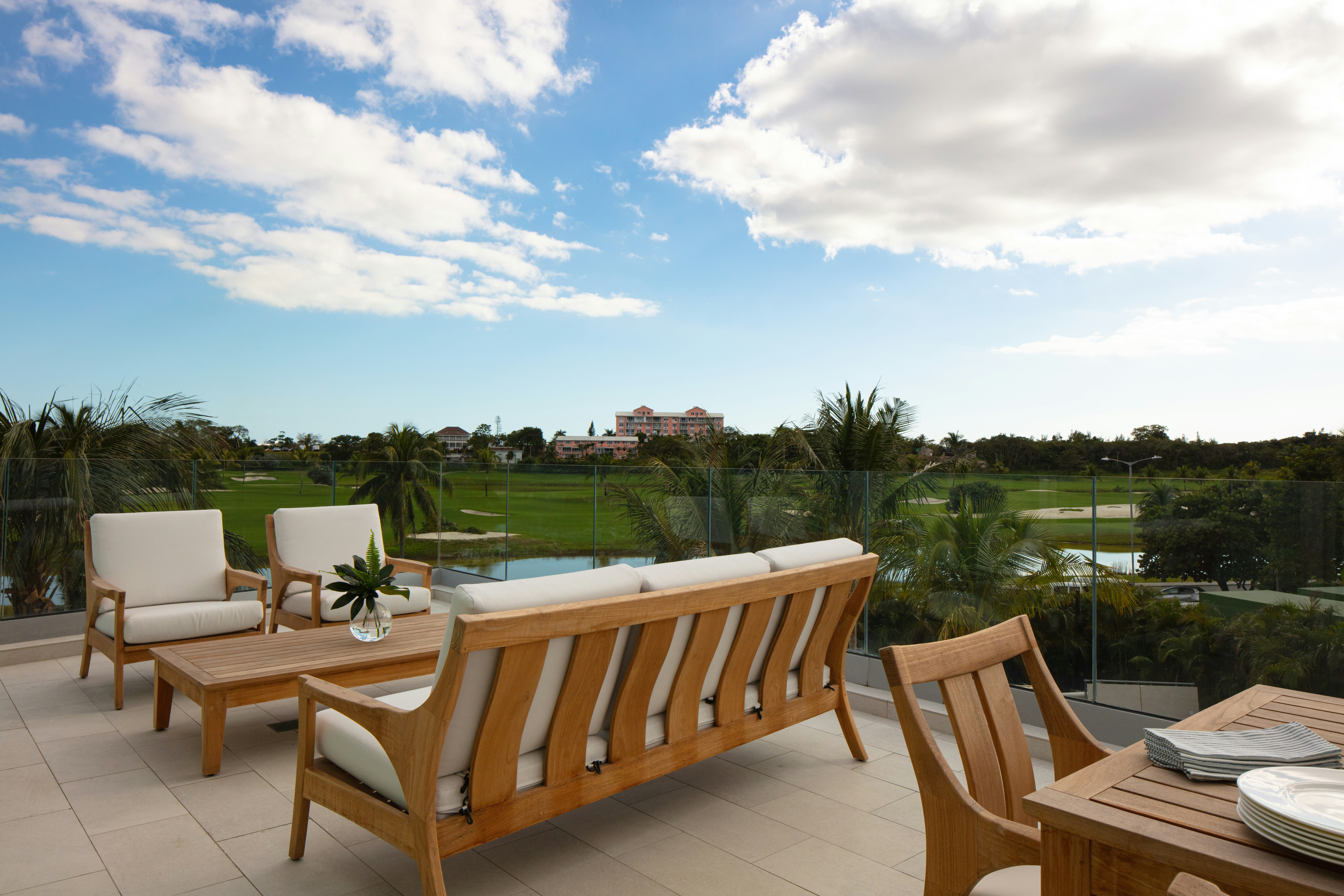 1BD Golfview Suite Corner Terrace