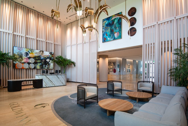 Lobby & Front Desk