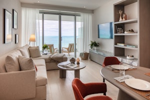 1 & 2 BD Oceanfront Suite- living area