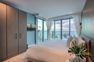 2 & 3BD Edge Suite bedroom