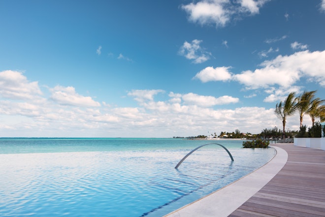 Pool & Ocean view