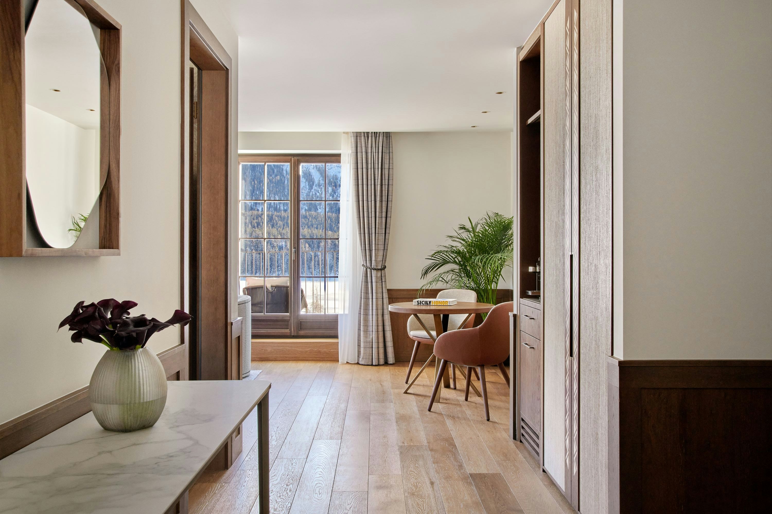 La Margna Terrace Suite - Corridor