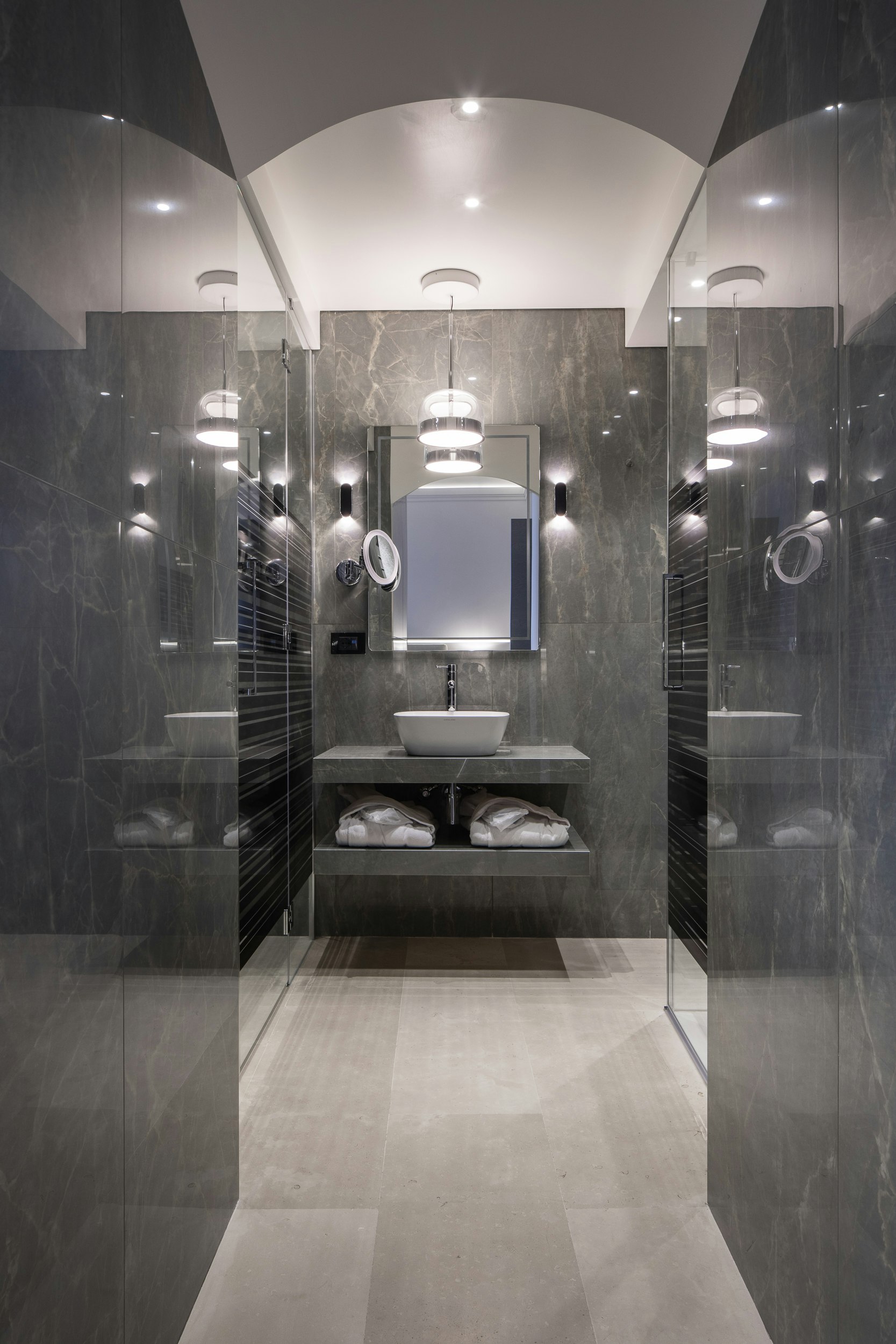 Unconventional Junior Suite - Bathroom