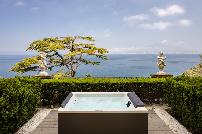Private Jacuzzi
