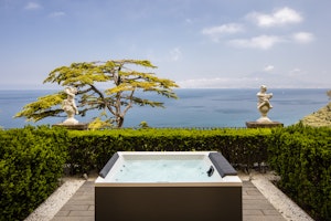 Private Jacuzzi