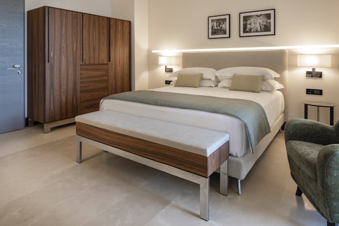 Corner Suite - Bedroom