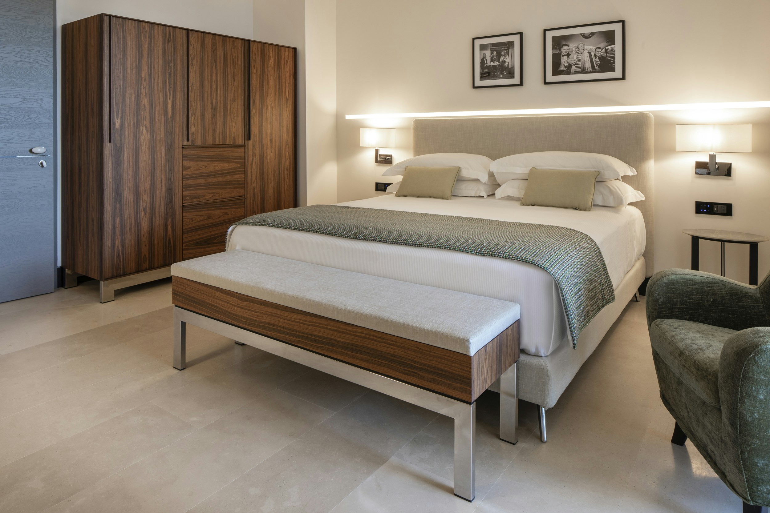 Corner Suite - Bedroom