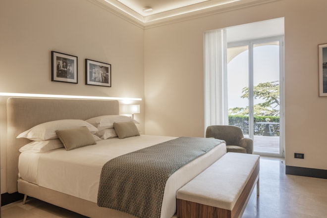 Unconventional Junior Suite - Bedroom