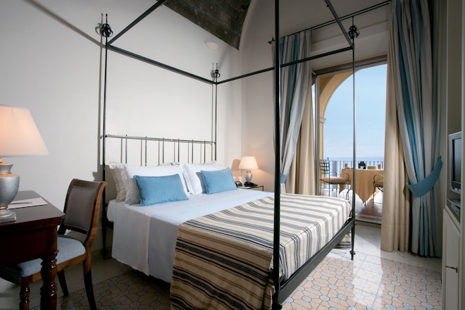 Deluxe with Sea View Terrace - Bedroom